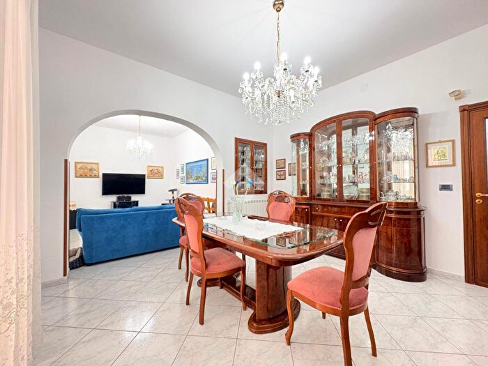 Appartamento quadrilocale in vendita in Via Filippo Corazza, Palermo