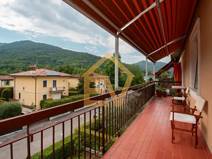 Appartamento quadrilocale in vendita in Via Egidio Dabbeni, Brescia