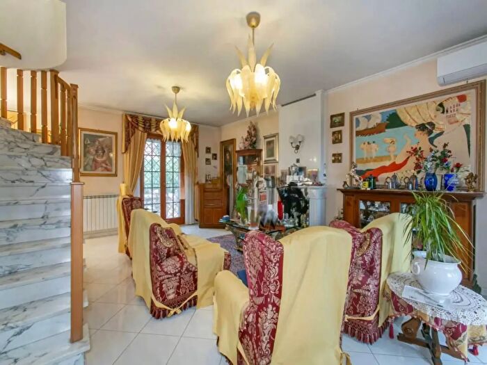 Casa con 6 locali in vendita in Via Anagnina, Roma