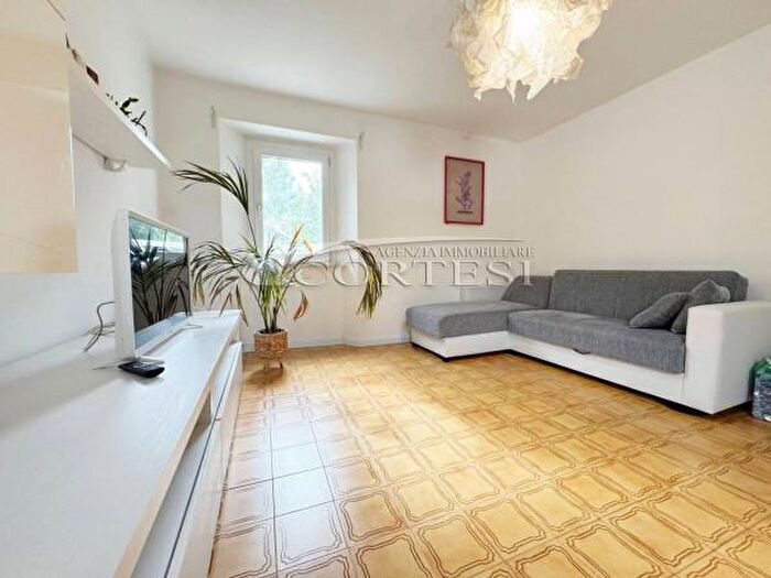 Casa trilocale in vendita in Via Madonna del Piano, Pergola