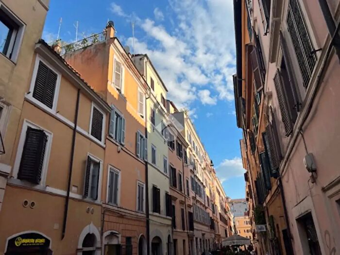 Appartamento bilocale in vendita in Via del Boschetto, Roma