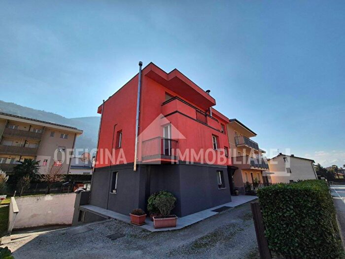 Appartamento con 5 locali in vendita in Via Nazionale, Cosio Valtellino