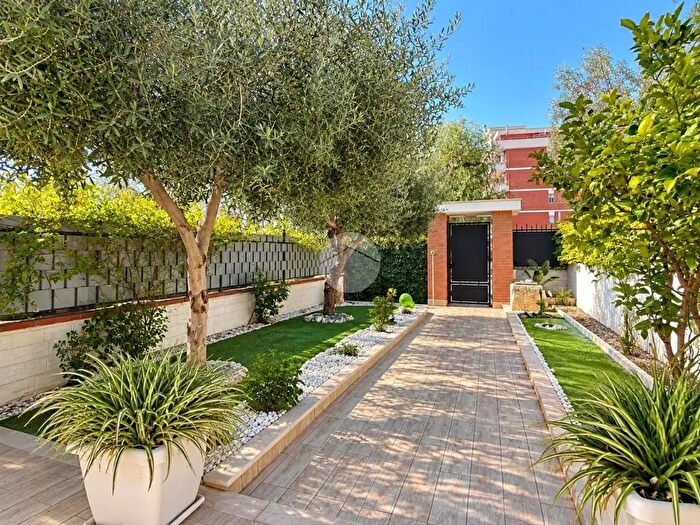 Casa con 5 locali in vendita in Via Sottotenente Antonio Troiano, Manfredonia