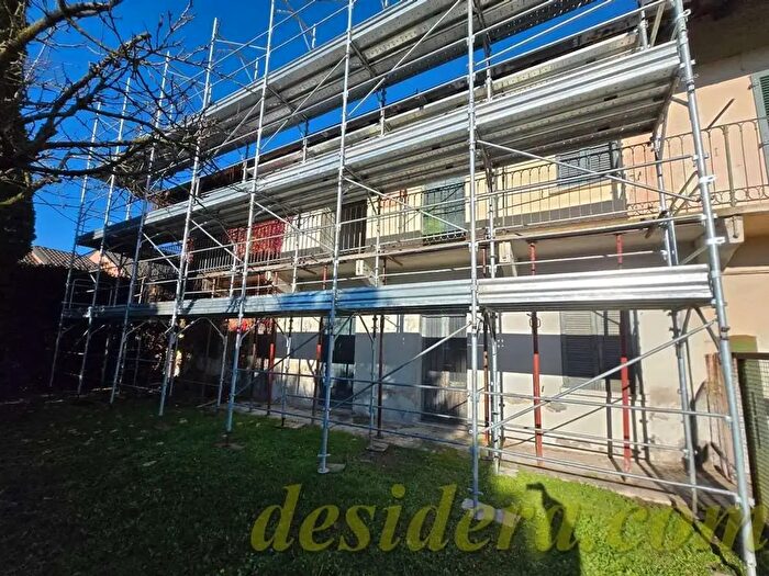 Casa quadrilocale in vendita in Sesto Calende