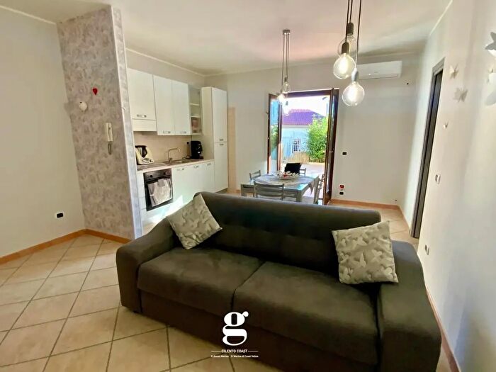 Appartamento trilocale in vendita in Via Piani Località Dominella SNC, Casal Velino