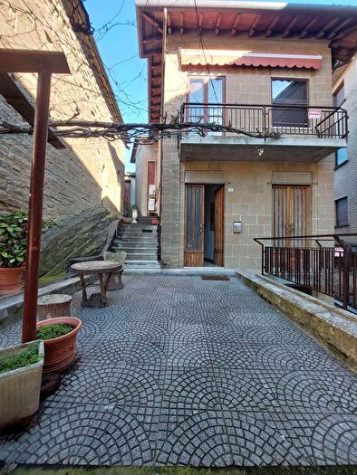 Appartamento con 6 locali in vendita in Via Oberdan, Novafeltria