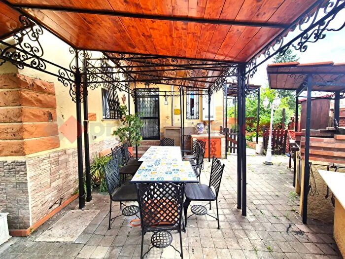 Casa trilocale in vendita in Via fra Mauro, Roma