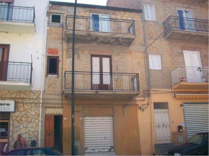 Casa con 6 locali in vendita in Corso Vittorio Veneto, Favara