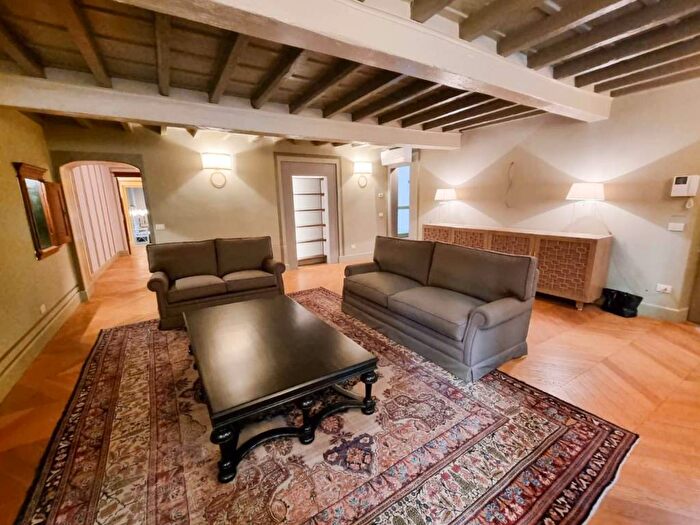 Appartamento quadrilocale in affitto in Piazza dei Frescobaldi, Santo Spirito, Firenze