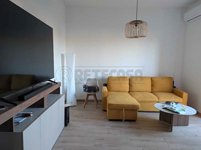Appartamento trilocale in affitto in Via del Lavatore, Ladispoli