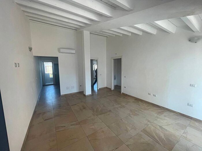 Appartamento trilocale in affitto in Via Porto Botte, Monserrato
