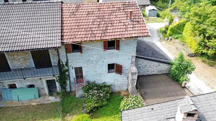 Casa trilocale in vendita in Regione Piossasco Comba, Dronero