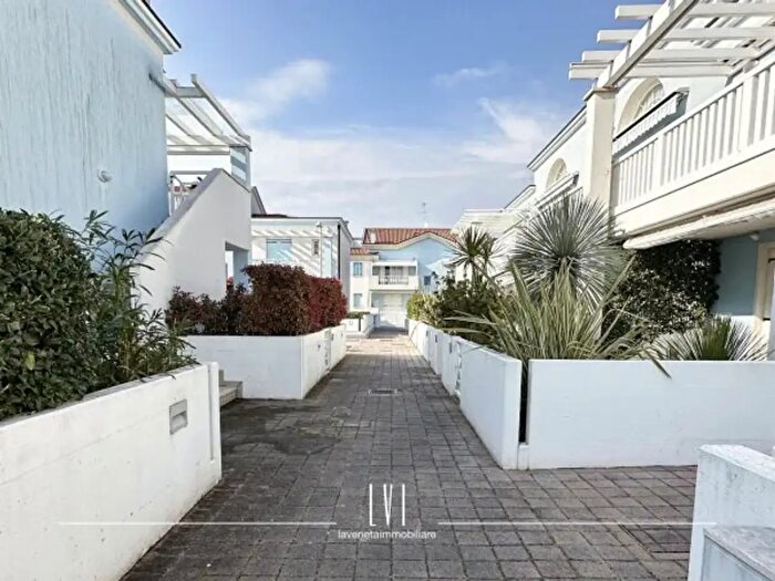 Appartamento quadrilocale in vendita in Via Dune, Jesolo