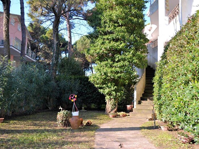 Appartamento trilocale in affitto in Viale Giacomo Matteotti, Milano Marittima, Cervia