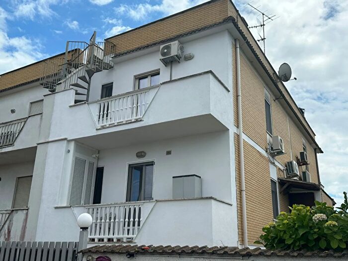 Appartamento trilocale in vendita in Via dellIdrovora, Ardea