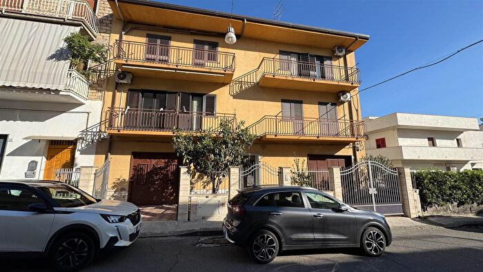 Appartamento con 6 locali in vendita in Via San Francesco di Paola, Scordia