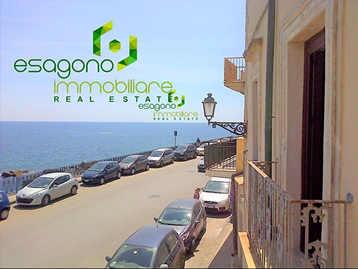 Appartamento trilocale in vendita in Siracusa