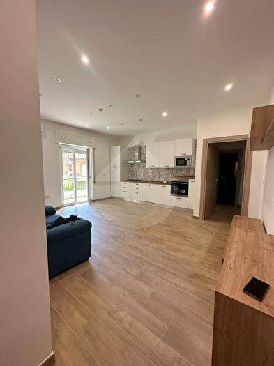 Appartamento con 5 locali in affitto in Lungomare Nazario Sauro, Centro, Minturno