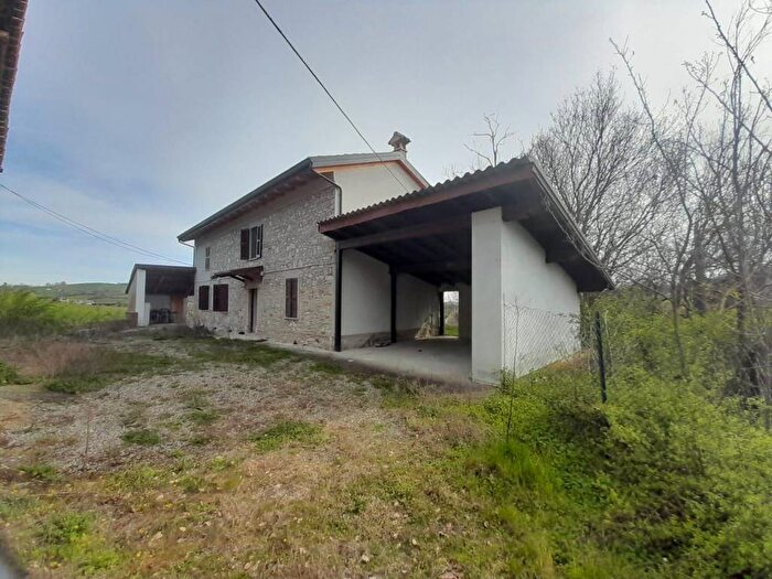 Casa quadrilocale in affitto in Strada di Poggio Novati, Piozzano