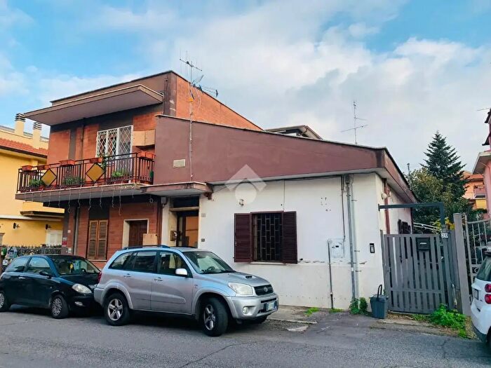 Case in Vendita e in Affitto - 3