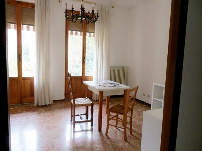 Appartamento con 5 locali in vendita in Via delle Province, Siena