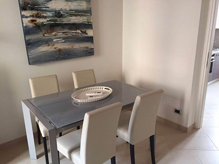 Appartamento trilocale in affitto in Via Dolores Bello, Centro Storico, Novara
