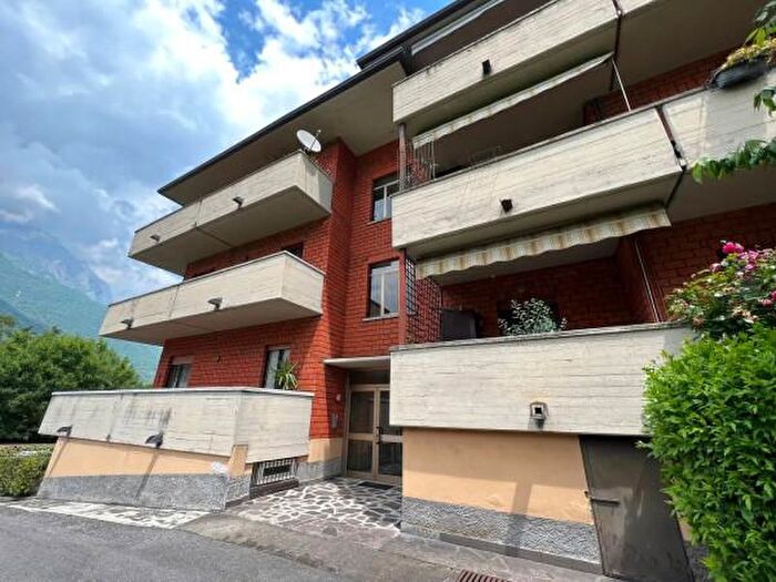 Appartamento con 5 locali in vendita in Via Valverti, Breno