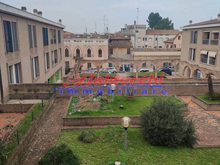 Appartamento trilocale in affitto in Centro Storico, Fano