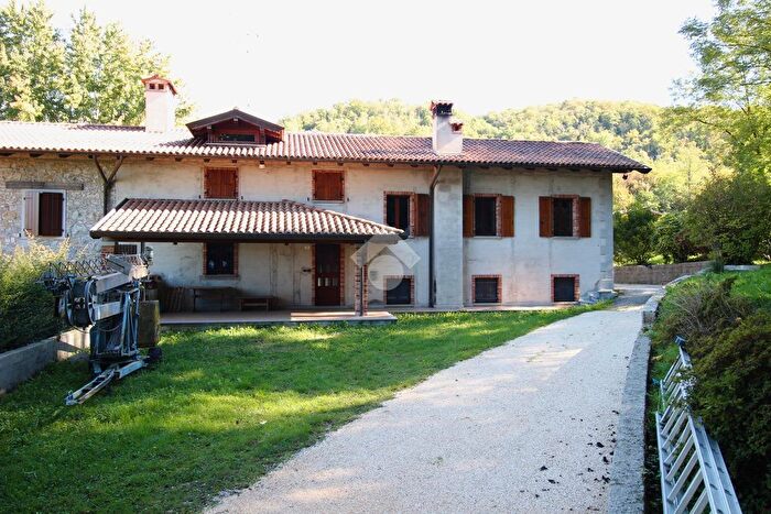 Casa con 5 locali in vendita in Strada di Zugliano, Cividale Del Friuli