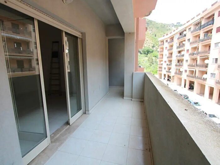 Appartamento con 5 locali in vendita in Via Umberto Terracini, Messina