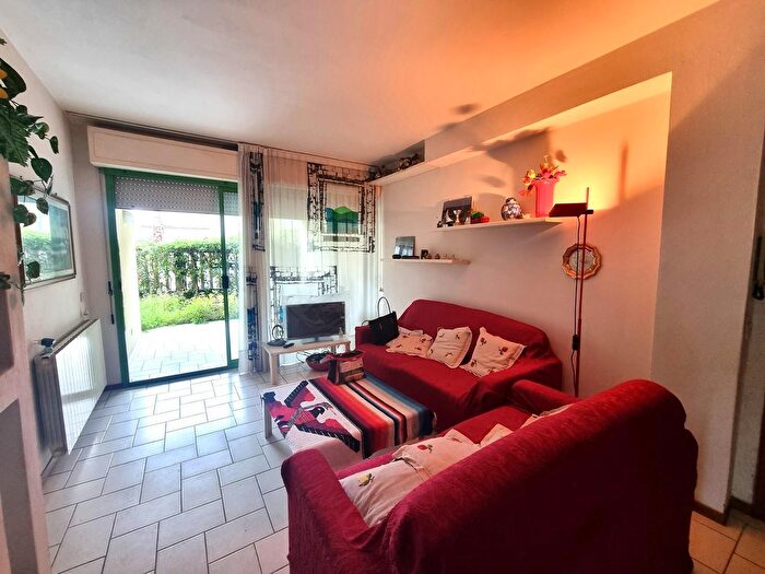 Appartamento con 6 locali in vendita in Viareggio