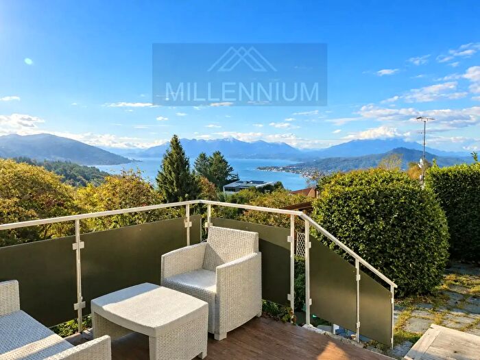 Casa quadrilocale in vendita in Via Verbano, Arona