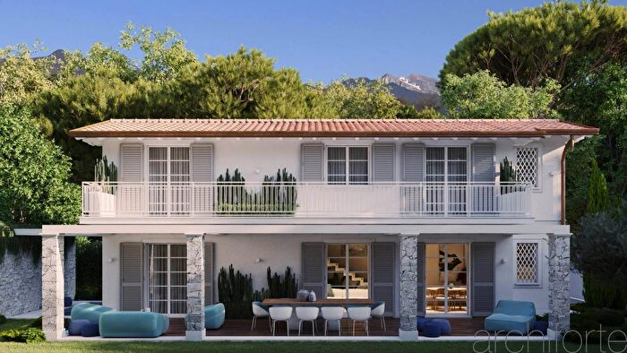 Casa con 8 locali in vendita in Forte Dei Marmi