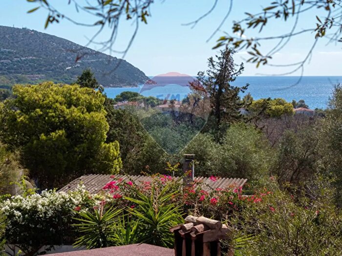 Casa con 6 locali in vendita in Via dei Faggi, Quartu SantElena