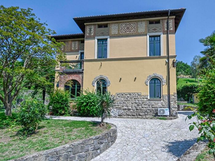 Casa con 6 locali in affitto in Via dei Fantoni, Centro, Solto Collina