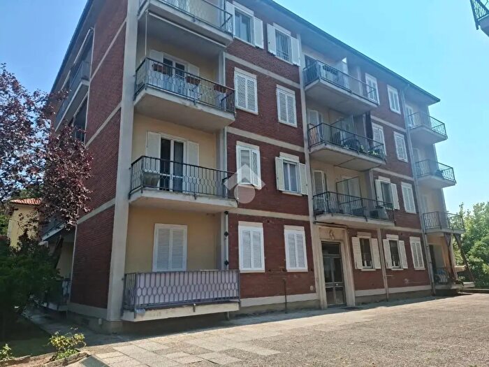 Appartamento trilocale in vendita in Via Angelo Scarenzio, Pavia