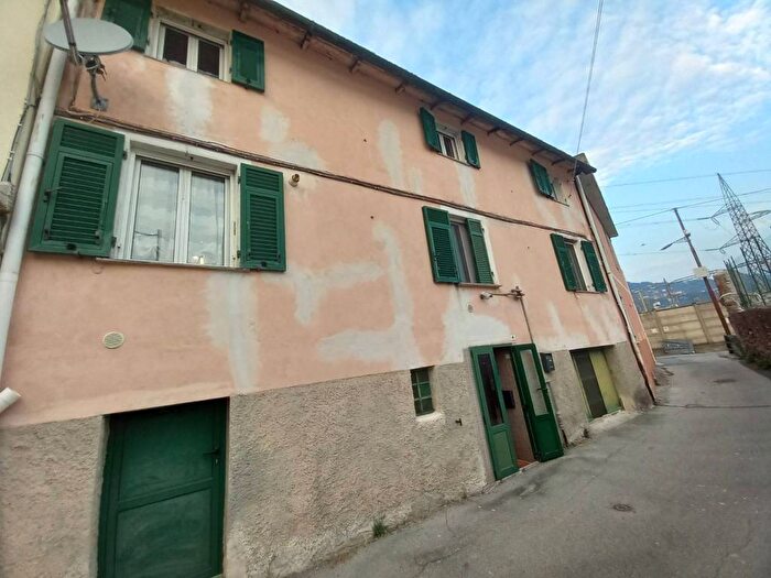 Appartamento con 5 locali in vendita in Via Rio di Po, Bolzaneto, Genova