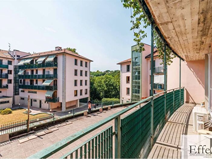 Appartamento quadrilocale in affitto in Via XXV Aprile, Centro, Besozzo