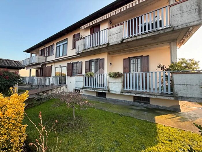 Appartamento trilocale in vendita in Via Leonardo da Vinci, Palazzo Pignano