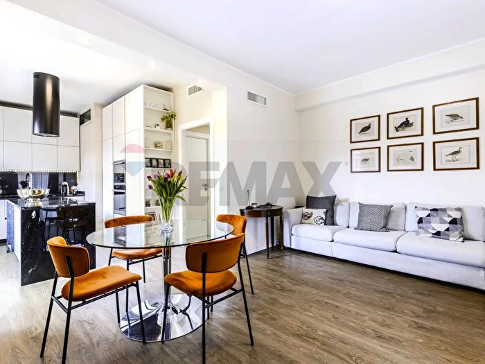 Appartamento trilocale in vendita in Via Ravenna, Cagliari