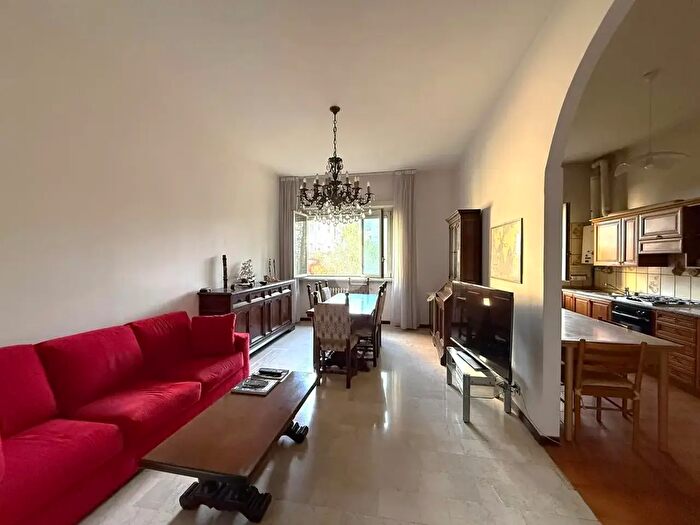 Appartamento trilocale in vendita in Via Lecco, Monza
