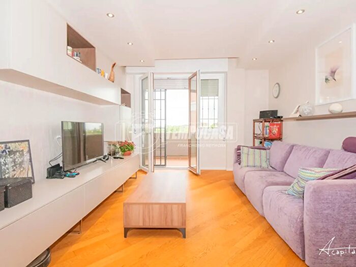 Appartamento quadrilocale in vendita in Via Andrea Mantegna, Modena