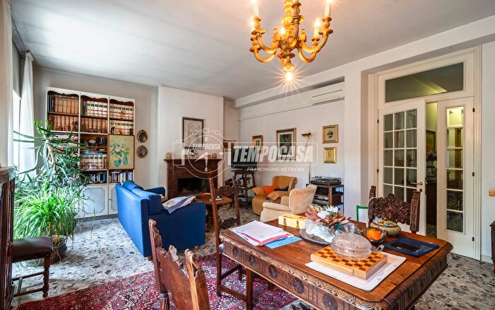 Appartamento con 8 locali in vendita in Macerata