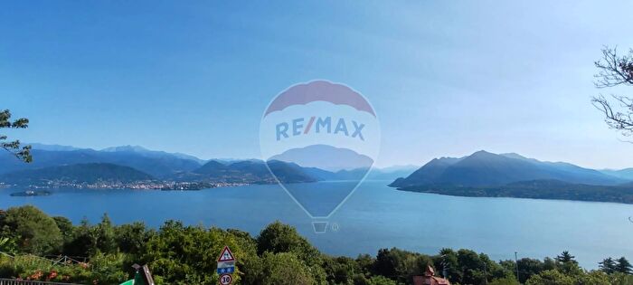 Casa con 14 locali in vendita in Stresa