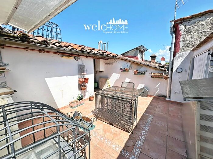 Casa quadrilocale in vendita in Campi Bisenzio