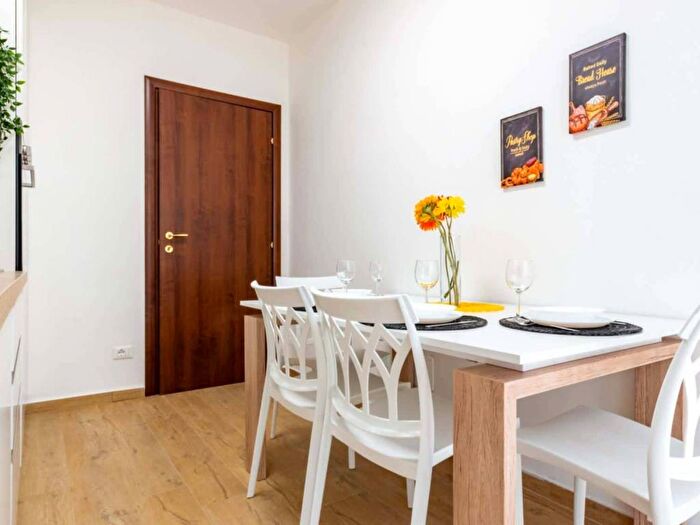 Appartamento con 5 locali in affitto in Via Privata Carlo Antonio Carlone, Bande Nere, Milano
