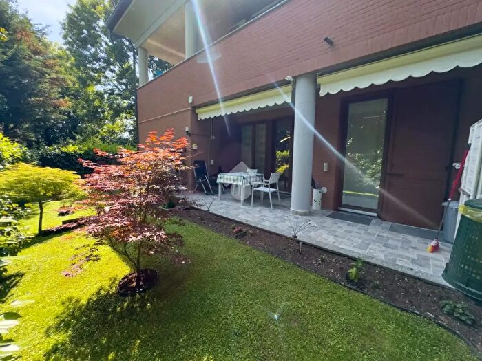 Appartamento trilocale in vendita in Via Padana Superiore, Inzago