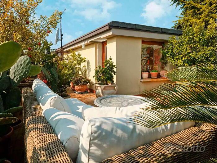 Casa con 9 locali in vendita in SantAmbrogio Di Valpolicella