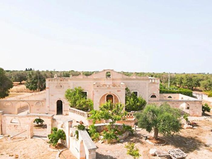 Casa con 6 locali in vendita in San Vito Dei Normanni