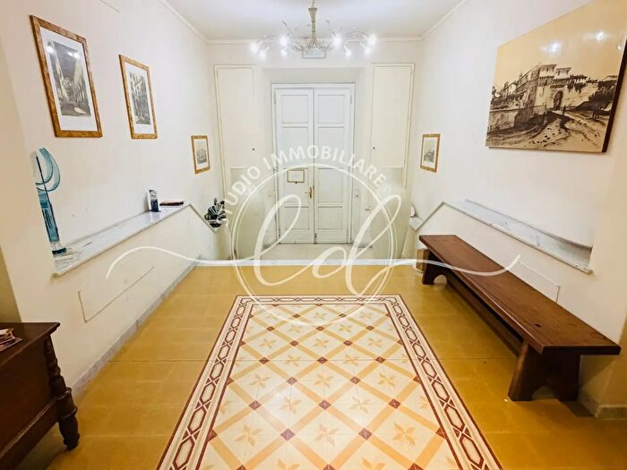 Appartamento quadrilocale in affitto in Pietrasanta